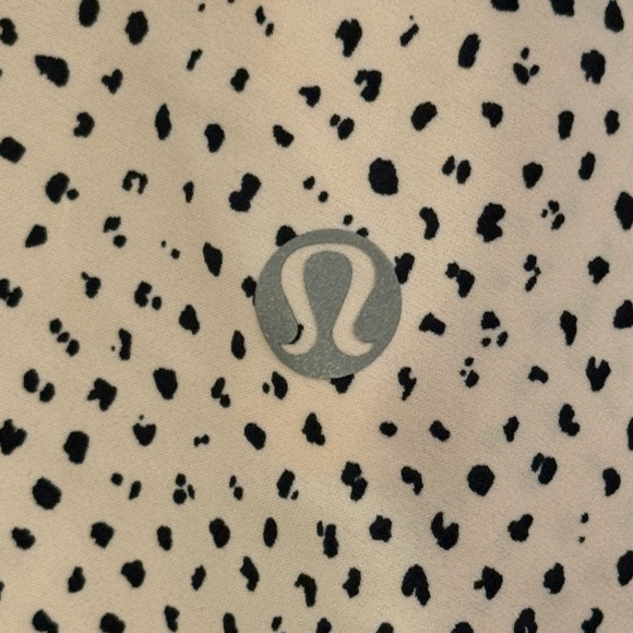 Lululemon Skort - White and Black - Size 6 - Picture 4 of 6